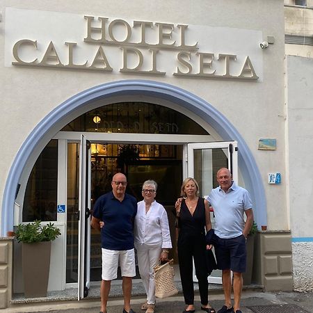 Hotel Cala Di Seta Calasetta Eksteriør billede